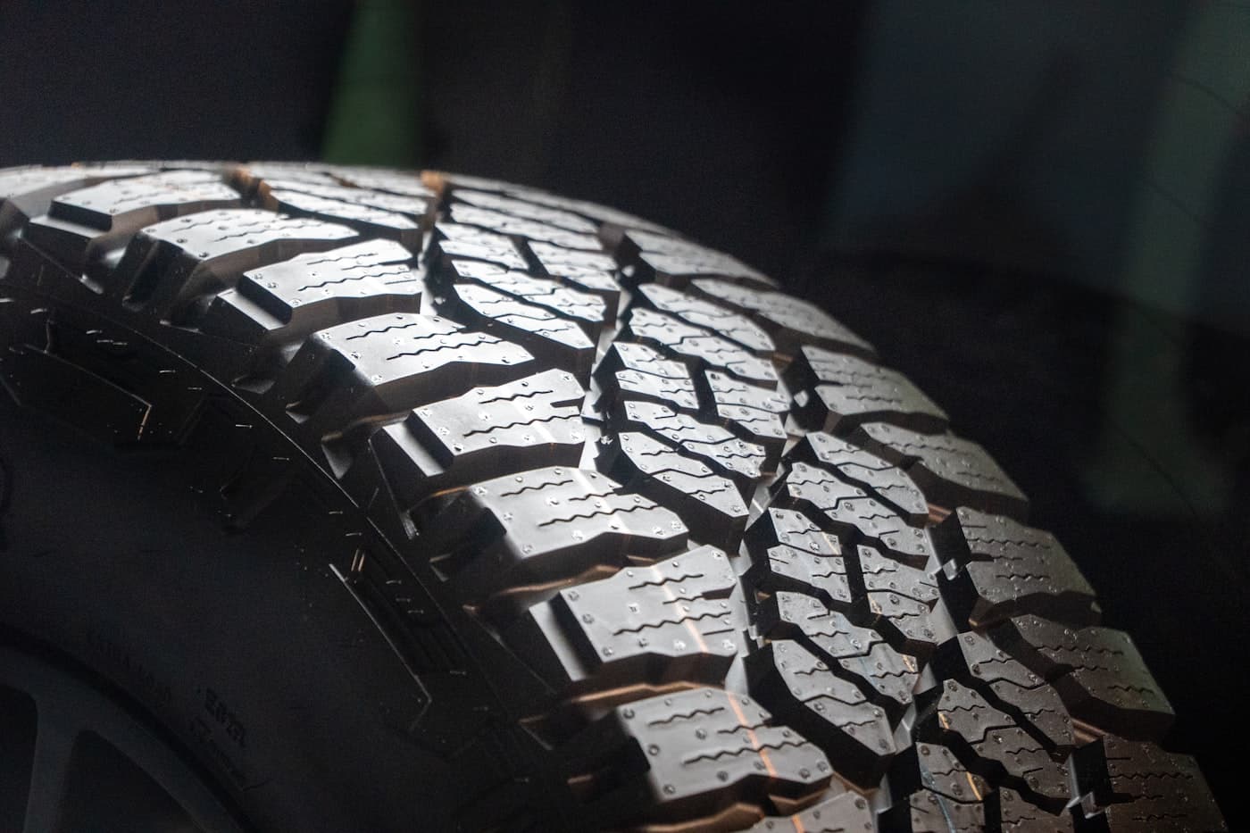 BFGoodrich All-Terrain T/A KO2 265/70 R16